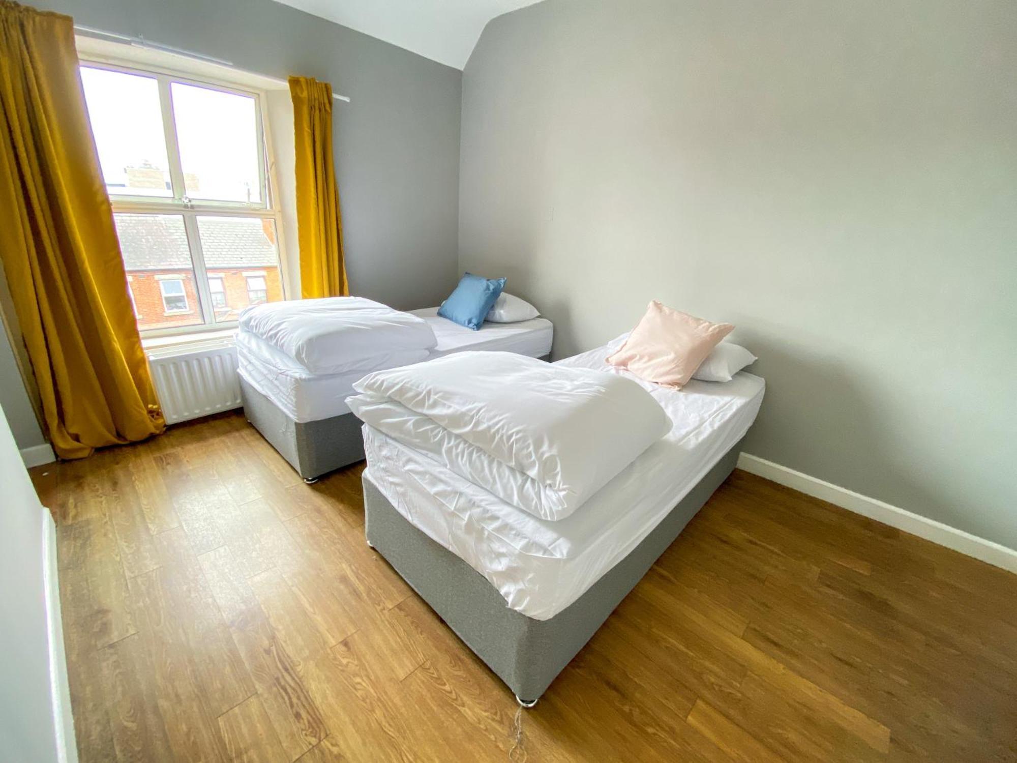 Leevin Hostel Mountjoy Дублин Экстерьер фото