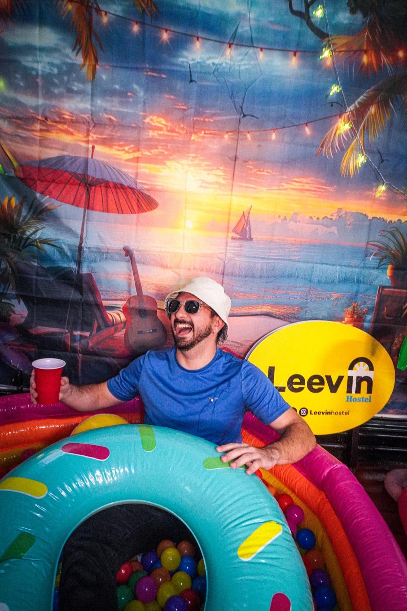 Leevin Hostel Mountjoy Дублин Экстерьер фото